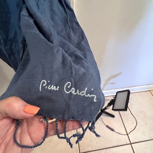 PIERRE Cardin blue scarf/shawl - Picture 3 of 3